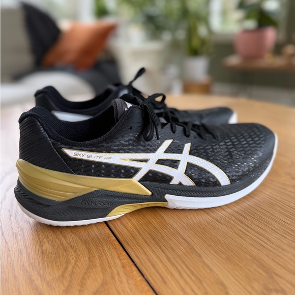 ASICS Men's Black and Gold Athletic Shoes - Picture 3 of 6